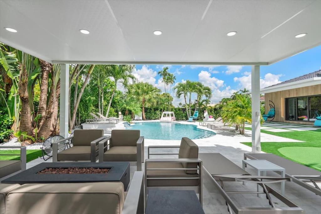 Villalee-Jungle Palm Island White Marble Pool Area Miami Exterior foto